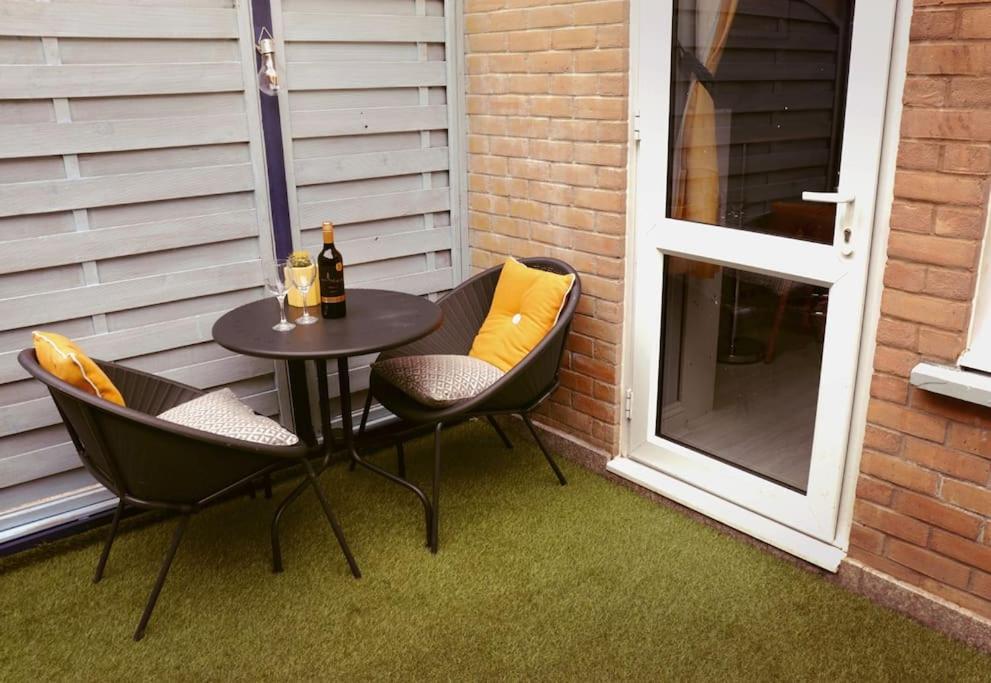 Apartament Stylish Studio Flat With Private Patio Bournemouth Zewnętrze zdjęcie